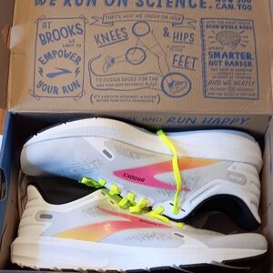 New Brooks Running Sneakers - Men's 10.5 Women's 12